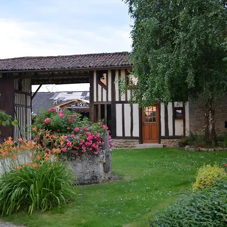 Semesterbostad Aux Gites D'haromagnyl - La Tour Sauvage-Magny